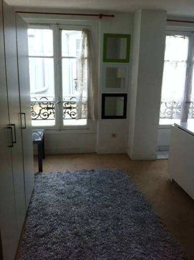 Location Appartement Paris 9E 16&nbsp;m² 780&nbsp;&euro;