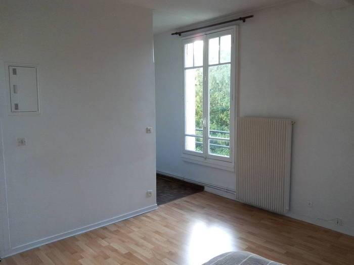 Location Appartement Enghien-Les-Bains 24&nbsp;m² 575&nbsp;&euro;