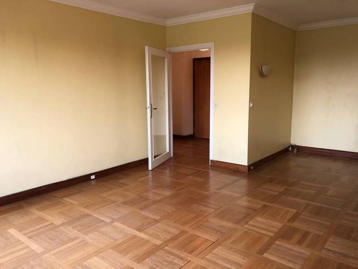 Location immobilier 1.050&nbsp;&euro; Chatenay-Malabry (92290)