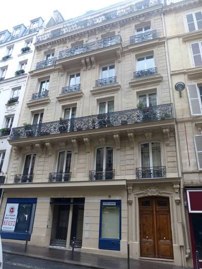 Location Appartement Paris 9E 18&nbsp;m² 860&nbsp;&euro;