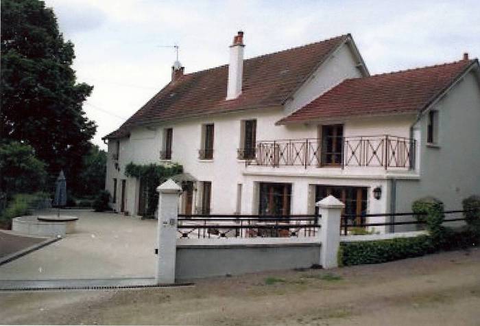 Vente Maison Cosne-Cours-Sur-Loire (58200) 290&nbsp;m² 219.000&nbsp;&euro;