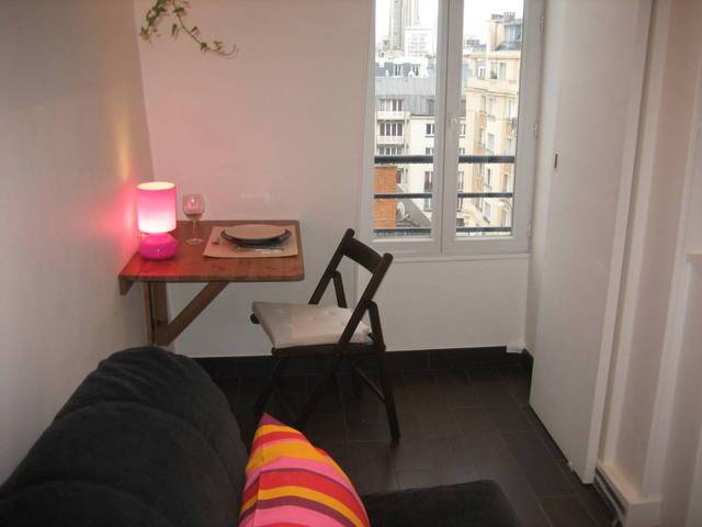 Location Appartement Paris 18E 9&nbsp;m² 450&nbsp;&euro;