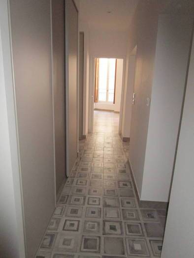Appartement 850&nbsp;&euro; 90&nbsp;m² Nimes (30)