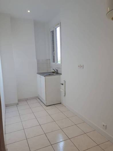 Location immobilier 680&nbsp;&euro; Colombes (92700)