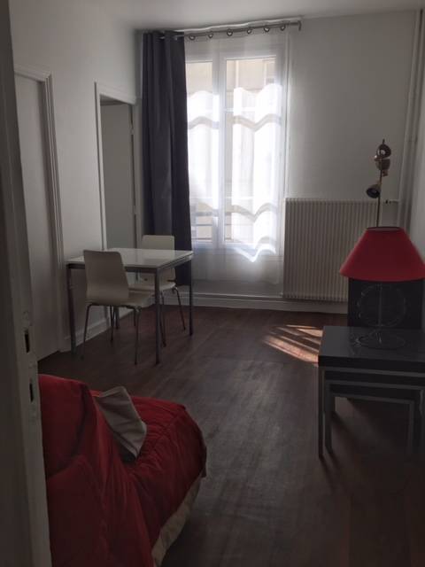 Location Appartement Paris 11E 18&nbsp;m² 710&nbsp;&euro;