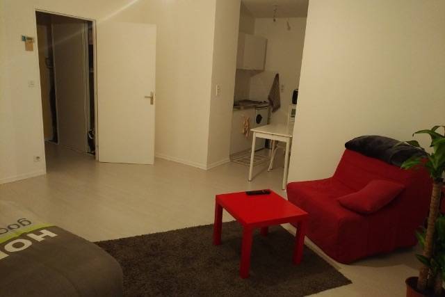 Location immobilier 420&nbsp;&euro; Tours