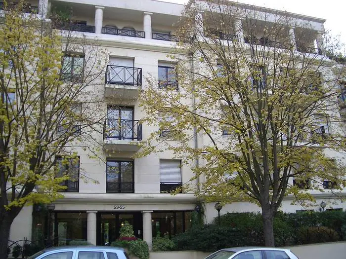 Location Appartement Le Plessis-Robinson (92350) 50&nbsp;m² 855&nbsp;&euro;