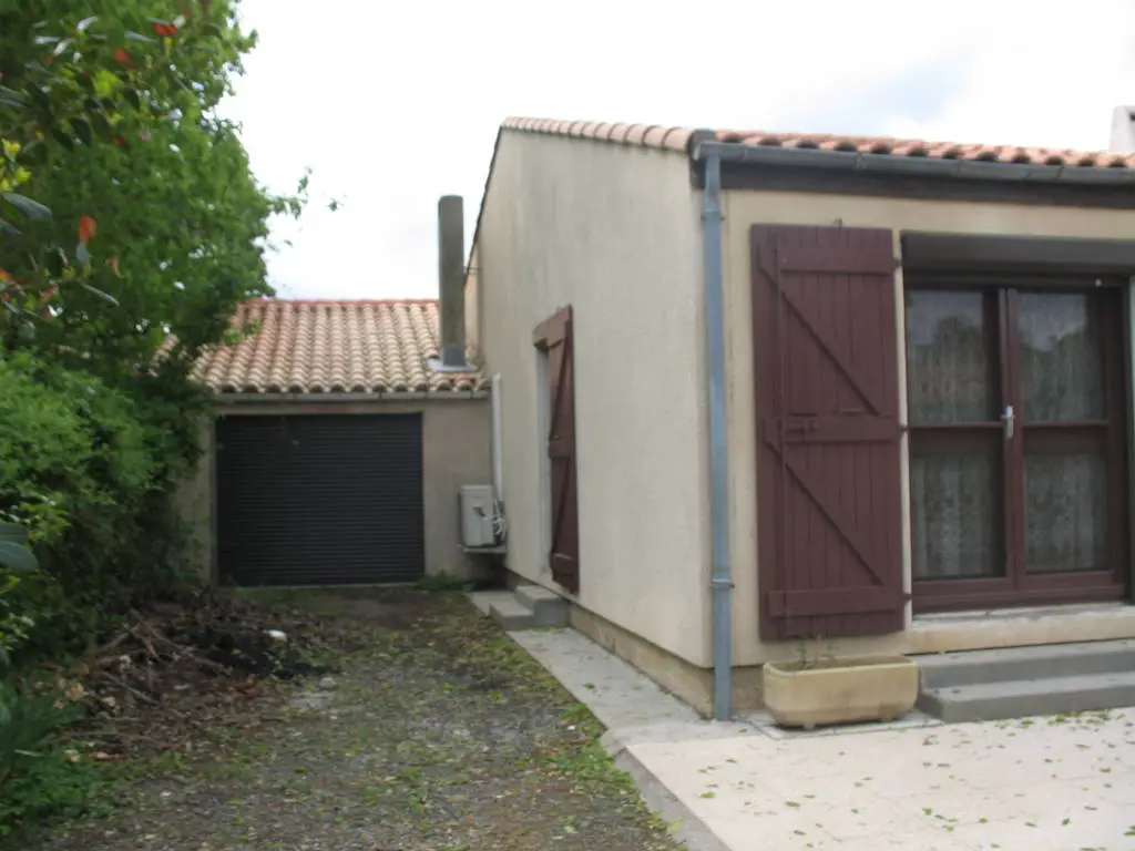 Location immobilier 950&nbsp;&euro; Argeliers (11120)