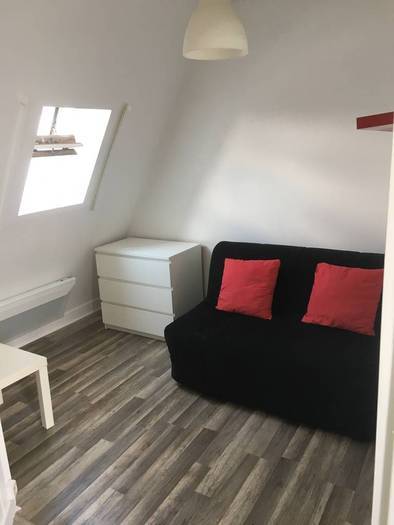 Appartement 700&nbsp;&euro; 15&nbsp;m² Paris 11E