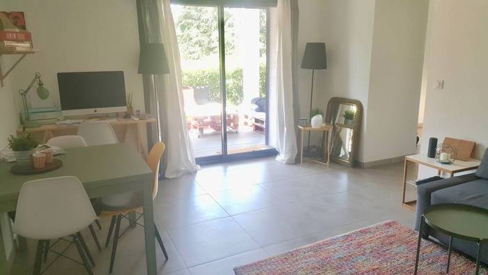 Location immobilier 950&nbsp;&euro; Greasque (13850)