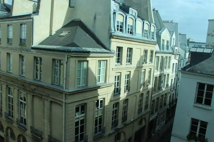 Immobilier Paris 3E 1.550&nbsp;&euro; 54&nbsp;m²