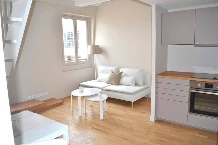 Location Appartement Paris 7E 50&nbsp;m² 2.150&nbsp;&euro;