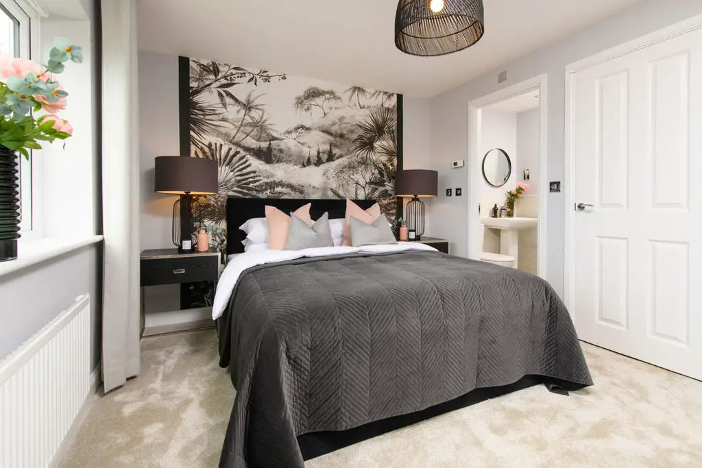 Kingsville main bedroom with en suite