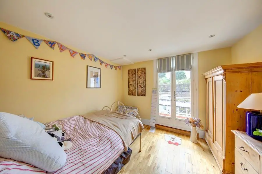 3 shellwood road bed