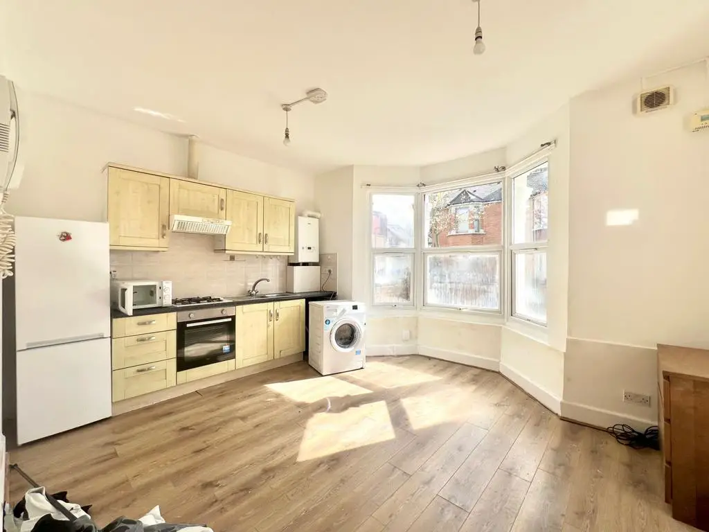 One bed flat to rent in leyton
