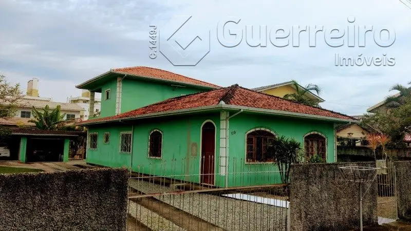 Casa com 4 Quartos à Venda, 145 m² por R$ 424.000 Rua Adelino Vicente Melo, 110 - Rio Grande, Palhoça - SC
