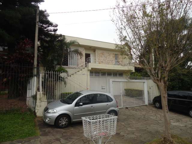 Casa com 4 Quartos para Alugar, 254 m² por R$ 7.500/Mês Rua Professor Ulisses Cabral, 341 - Chácara das Pedras, Porto Alegre - RS