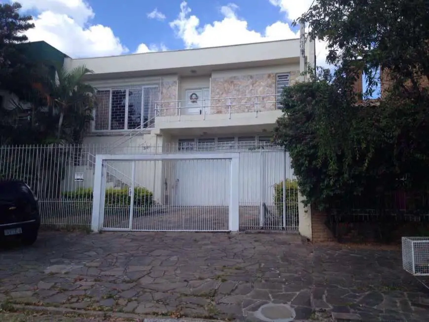Casa com 4 Quartos para Alugar, 254 m² por R$ 7.500/Mês Rua Professor Ulisses Cabral, 341 - Chácara das Pedras, Porto Alegre - RS