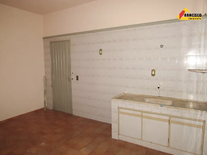 Casa com 2 Quartos para Alugar, 60 m² por R$ 550/Mês Rua Bom Sucesso - Ponte Funda, Divinópolis - MG