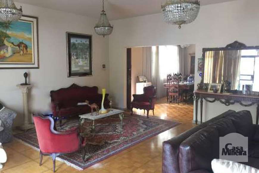 Casa com 5 Quartos à Venda, 500 m² por R$ 5.500.000 Rua do Uruguai - Sion, Belo Horizonte - MG