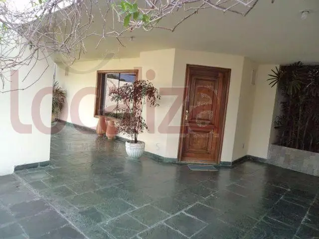 Casa com 3 Quartos à Venda, 145 m² por R$ 800.000 Ponto Central, Feira de Santana - BA