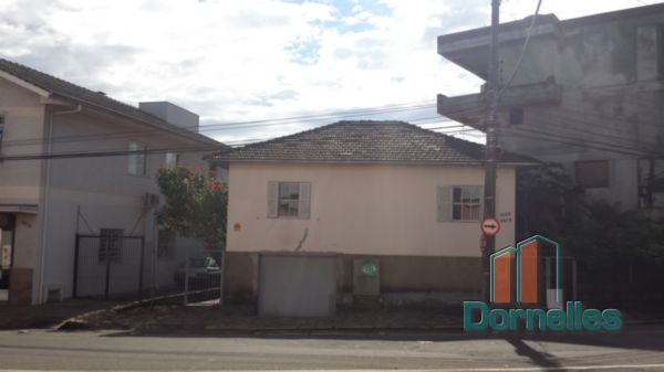 Casa com 2 Quartos à Venda, 75 m² por R$ 371.000 Rua Ludovico Cavinato - Santa Catarina, Caxias do Sul - RS