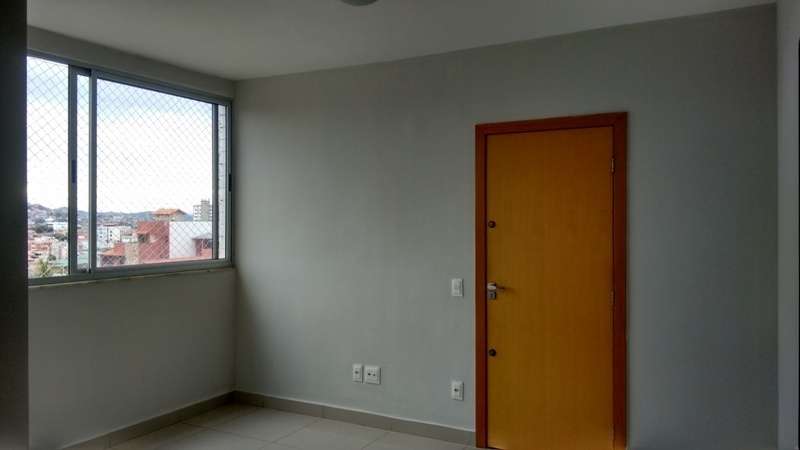 Apartamento com 3 Quartos para Alugar, 80 m² por R$ 1.300/Mês Sagrada Família, Belo Horizonte - MG