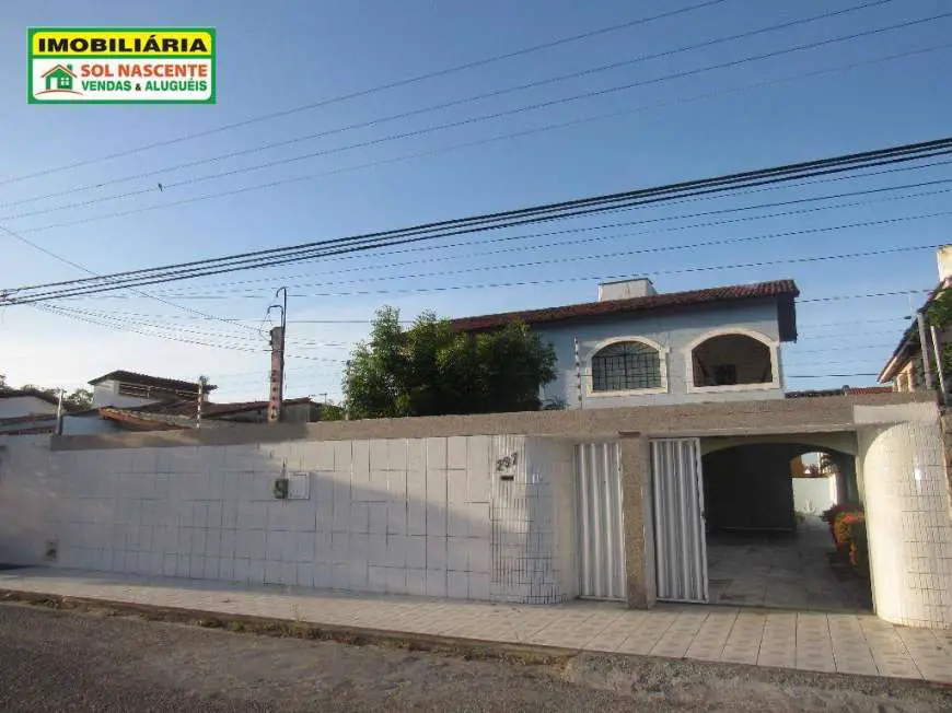 Casa com 3 Quartos para Alugar, 450 m² por R$ 2.700/Mês Rua Doutor Walter Porto - Cambeba, Fortaleza - CE