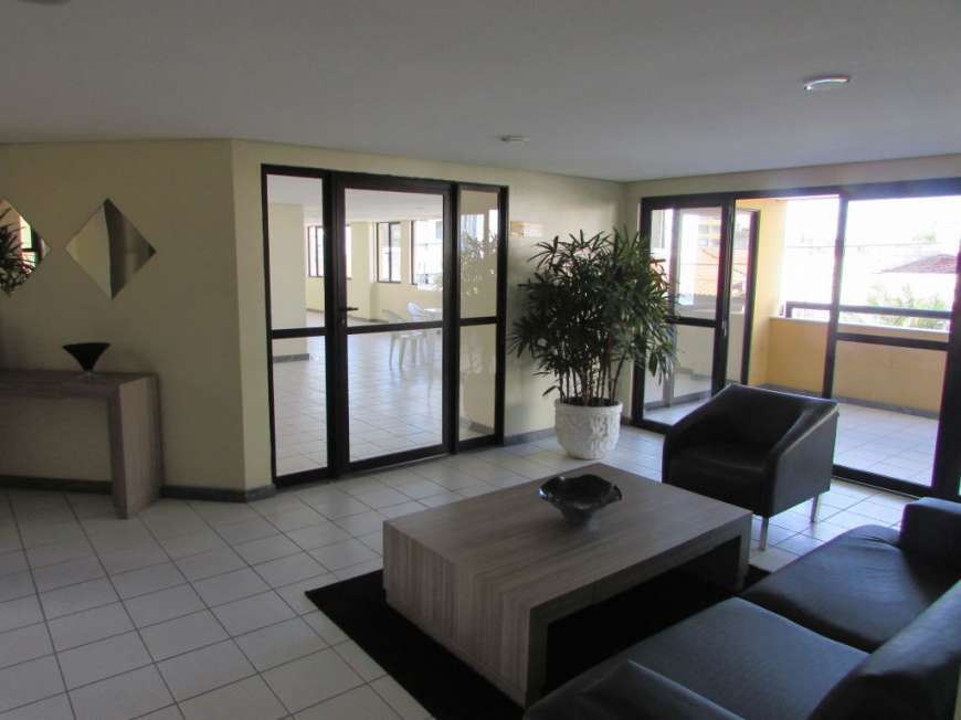 Apartamento com 2 Quartos para Alugar, 75 m² por R$ 1.300/Mês Treze de Julho, Aracaju - SE