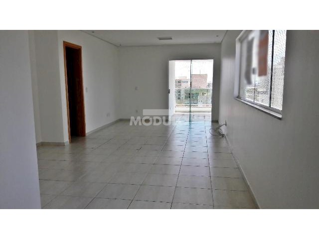 Apartamento com 3 Quartos para Alugar, 115 m² por R$ 1.700/Mês Santa Mônica, Uberlândia - MG