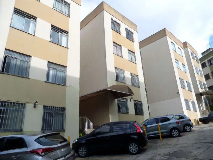 Apartamento com 3 Quartos para Alugar, 65 m² por R$ 780/Mês Caiçaras, Belo Horizonte - MG
