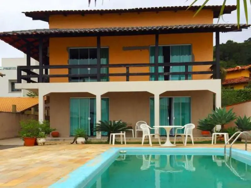 Casa com 4 Quartos para Alugar, 200 m² por R$ 1.100/Dia Praia dos Amores, Balneário Camboriú - SC