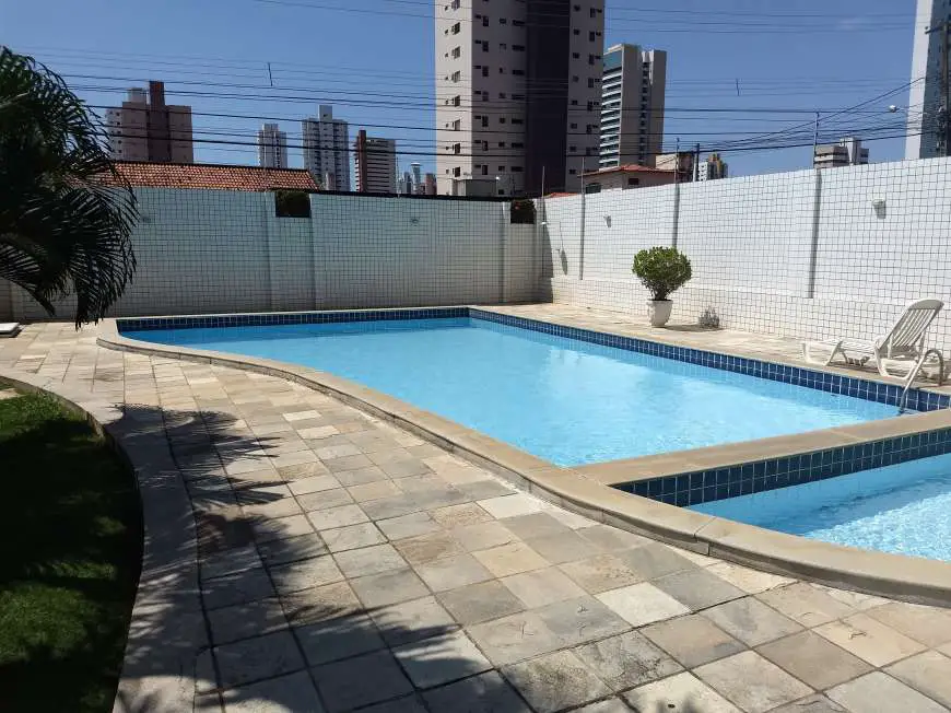 Apartamento com 4 Quartos para Alugar, 180 m² por R$ 1.800/Mês Candelária, Natal - RN