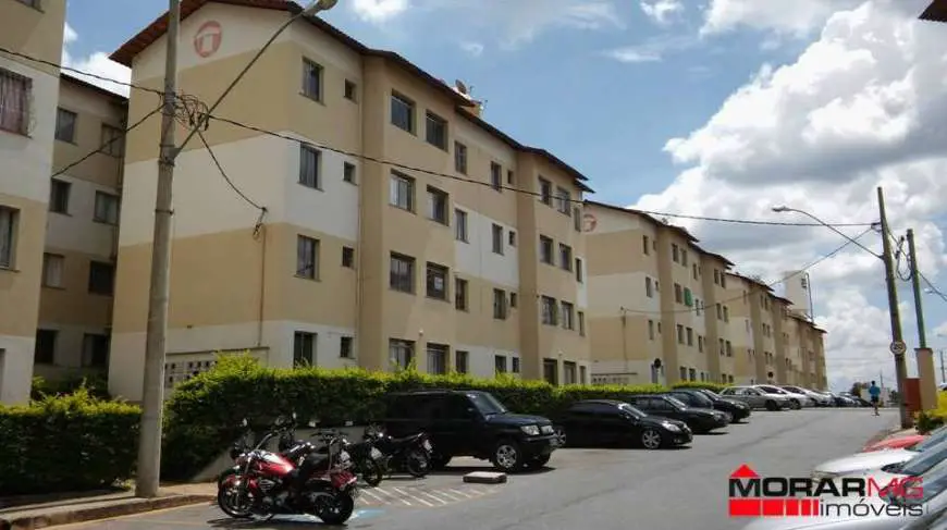 Apartamento com 2 Quartos para Alugar, 45 m² por R$ 500/Mês Avenida Warlei Aparecido Martins - Solar do Barreiro, Belo Horizonte - MG