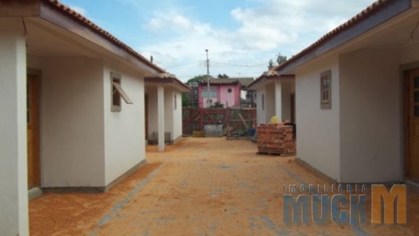 Casa com 2 Quartos à Venda, 53 m² por R$ 149.900 Rua Mauá, 1612 - Rio Branco, Canoas - RS