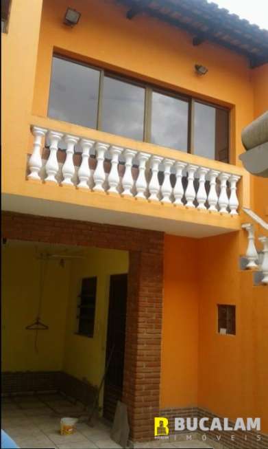 Casa com 2 Quartos para Alugar por R$ 2.000/Mês Cidade Intercap, Taboão da Serra - SP