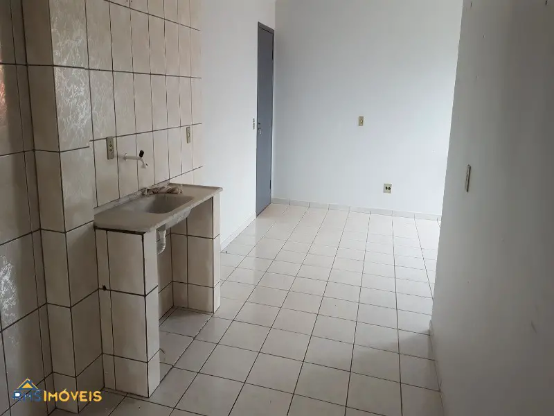 Apartamento com 2 Quartos para Alugar, 55 m² por R$ 650/Mês Recanto das Emas - DF