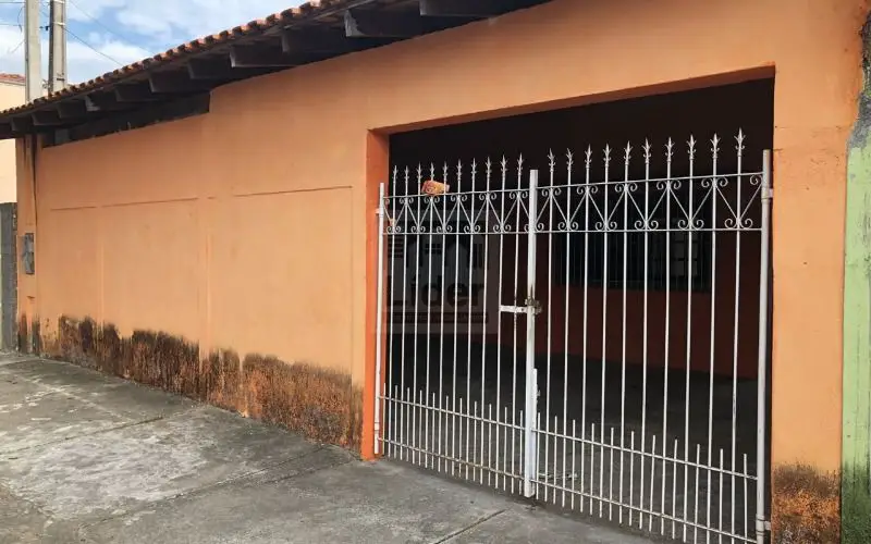 Casa com 2 Quartos para Alugar por R$ 950/Mês Jardim Vale do Sol, São José dos Campos - SP
