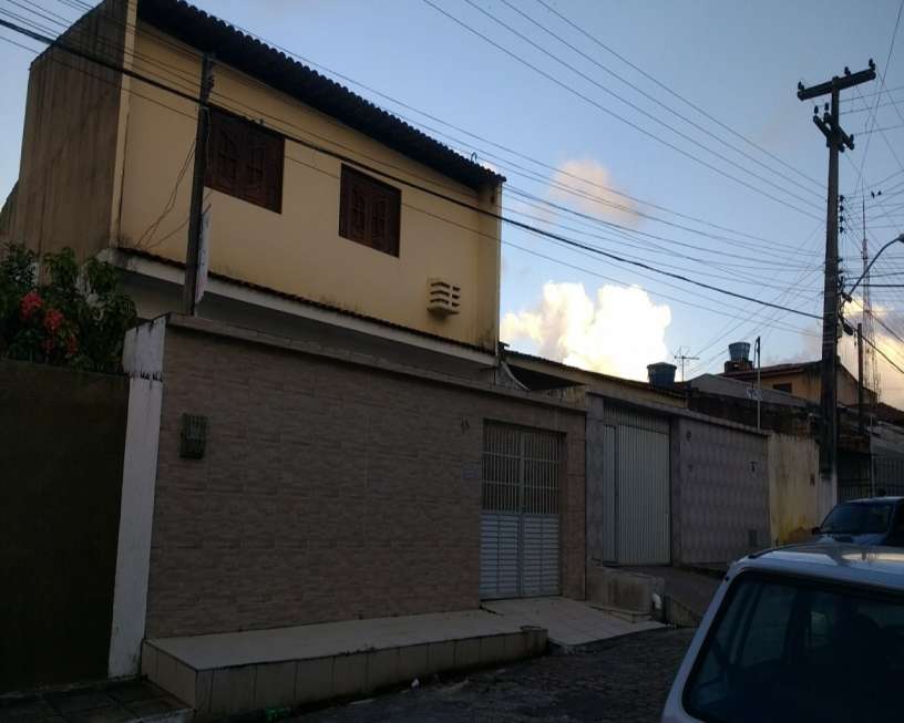 Casa com 3 Quartos à Venda, 180 m² por R$ 275.000 Jacintinho, Maceió - AL