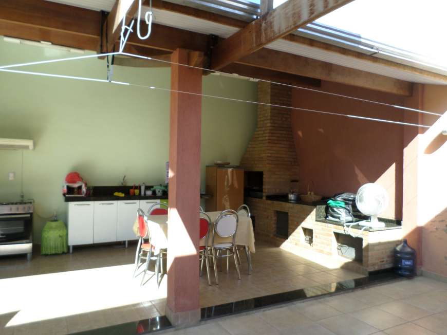 Casa com 3 Quartos à Venda, 360 m² por R$ 800.000 Santa Rita de Cassia, Sete Lagoas - MG
