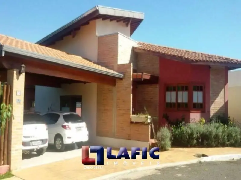 Casa com 4 Quartos para Alugar, 190 m² por R$ 2.334/Mês Parque Fehr, São Carlos - SP