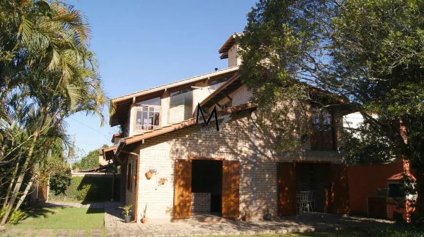Casa com 3 Quartos à Venda, 230 m² por R$ 1.600.000 Servidão Manoel Isidoro Augusto - Rio Tavares, Florianópolis - SC