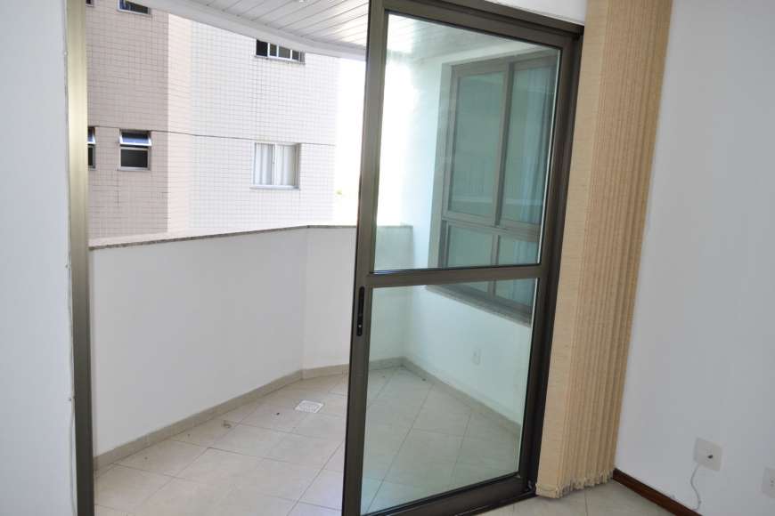 Apartamento com 3 Quartos para Alugar, 110 m² por R$ 1.300/Mês Avenida Estudante José Júlio de Souza, 690 - Itapuã, Vila Velha - ES