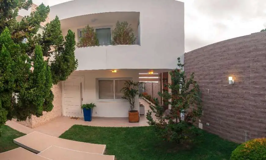 Casa de Condomínio com 3 Quartos para Alugar, 350 m² por R$ 9.000/Mês Rua Antão Gonçalves - Pituba, Salvador - BA