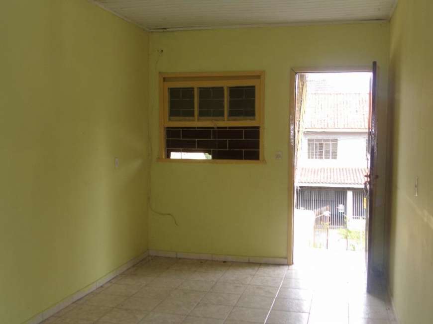 Casa com 2 Quartos para Alugar, 60 m² por R$ 600/Mês Rua Felisbino Passos - Tingui, Curitiba - PR
