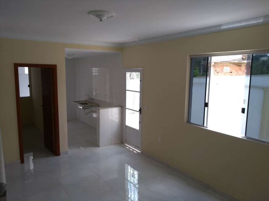 Casa com 3 Quartos à Venda, 82 m² por R$ 235.000 Centro, Ibirite - MG