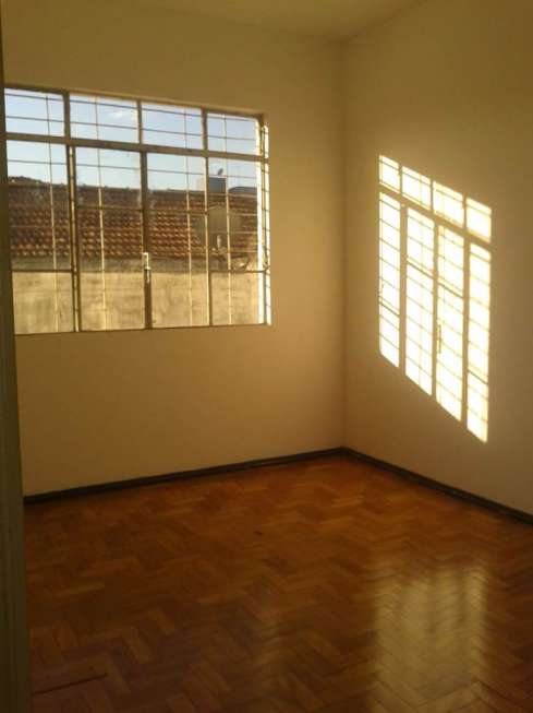 Casa com 3 Quartos para Alugar, 150 m² por R$ 3.100/Mês Rua Contria - Prado, Belo Horizonte - MG