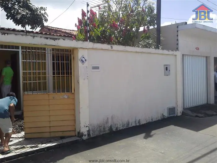 Casa com 3 Quartos à Venda, 200 m² por R$ 340.000 Rua BC - Jacintinho, Maceió - AL