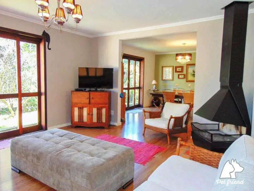 Casa com 3 Quartos para Alugar, 251 m² por R$ 4.000/Mês Rua José Risseto, 976 - Santa Felicidade, Curitiba - PR