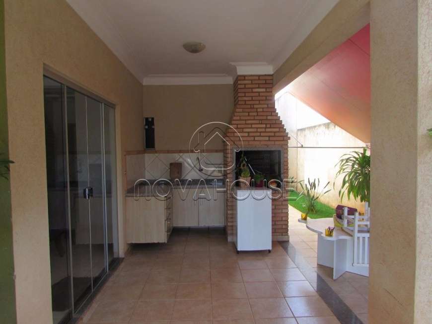Casa com 4 Quartos à Venda, 200 m² por R$ 650.000 Jardim Itatiaia, Campo Grande - MS